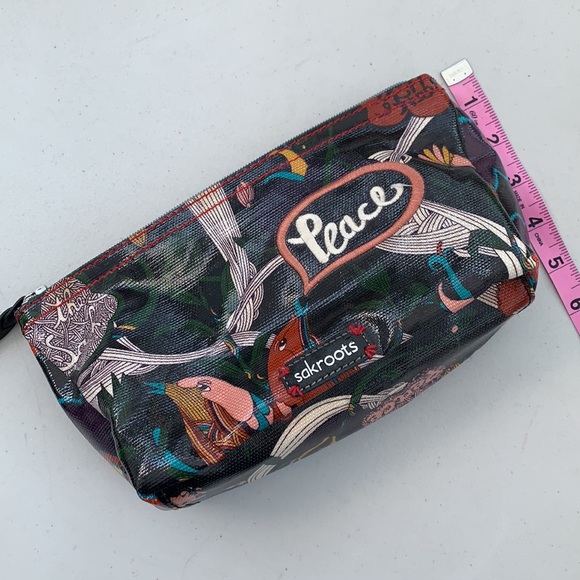 The Sak Makeup/‘Catch All’ Bag - Picture 5 of 11